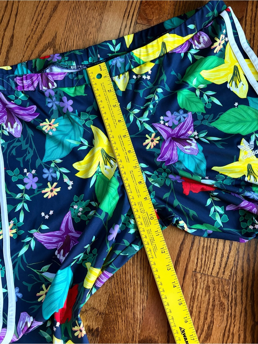 adidas Originals Blossom of Life Floral 3-Stripes Leggings XL NWT
- Navy Multi - Picture 13 of 14
